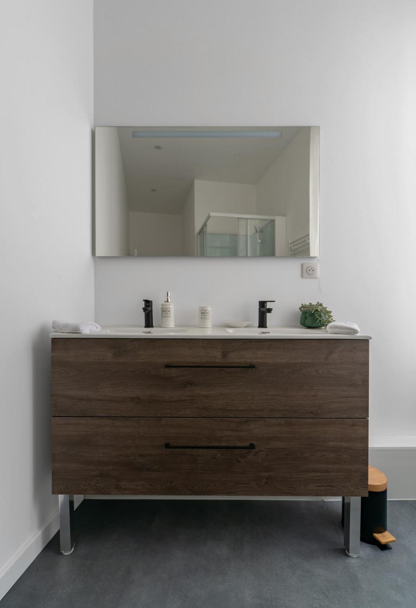 Le Ravy - Appartement Design, 2 Chambres, Centre Ville Vichy Zewnętrze zdjęcie
